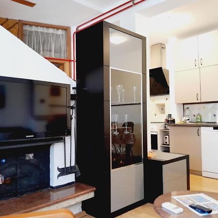 Apartment Mila With Jacuzzi Spa Пула Екстериор снимка